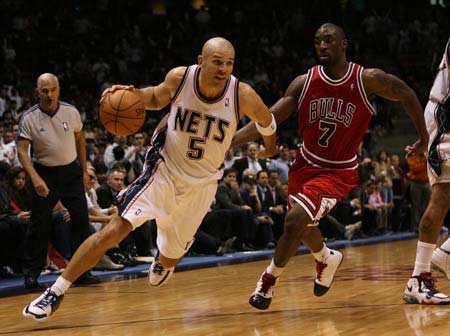 他再次披上 他再次披上