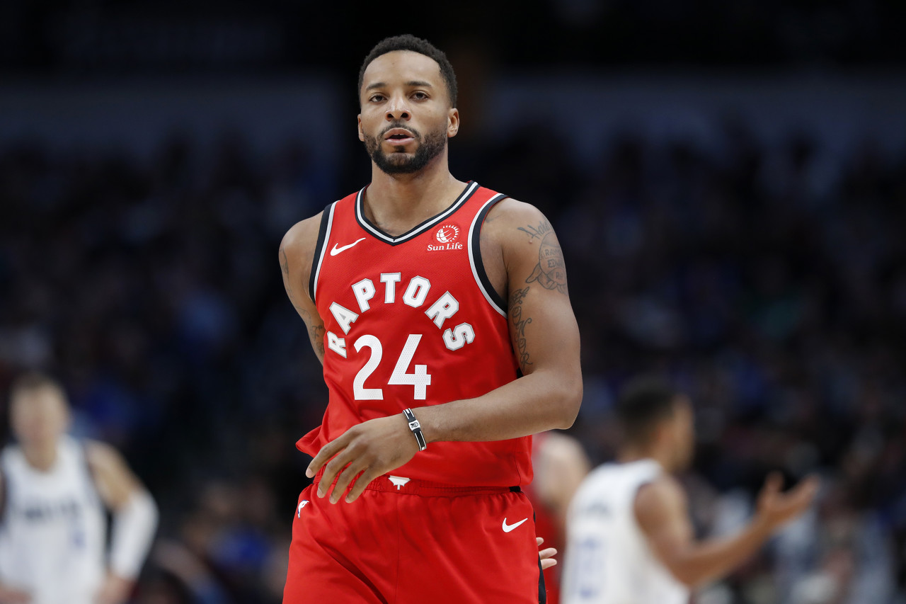 出的三年长 出的三年长