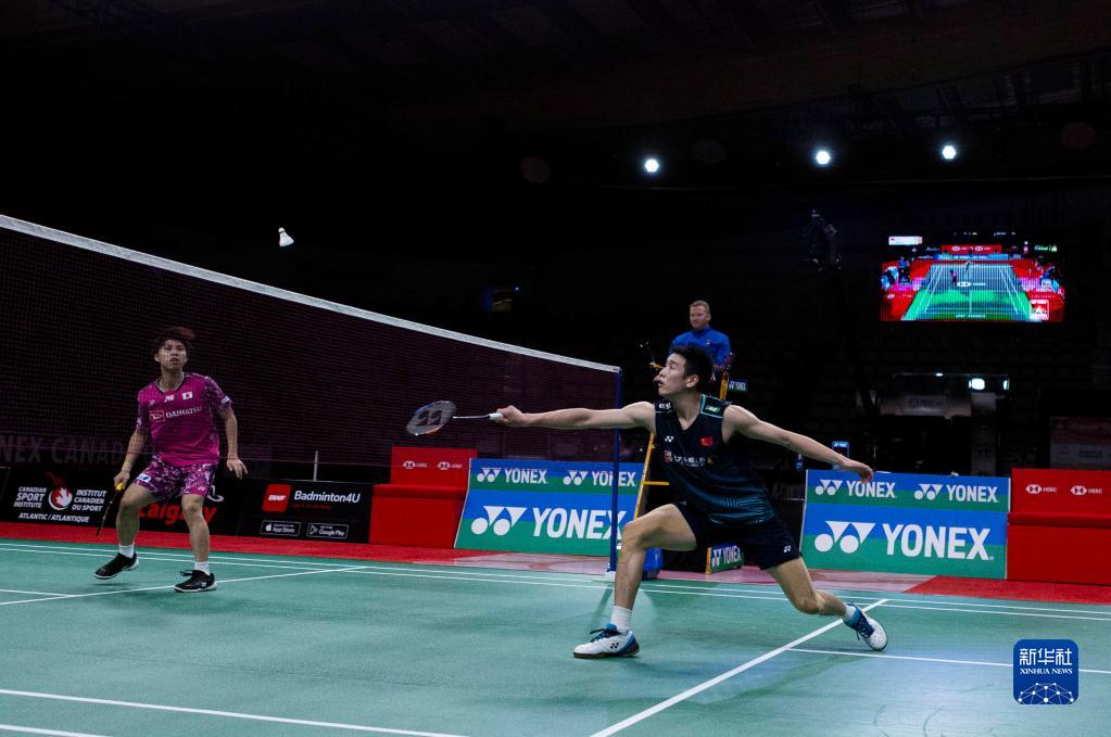 巴萨中场的 巴萨中场的